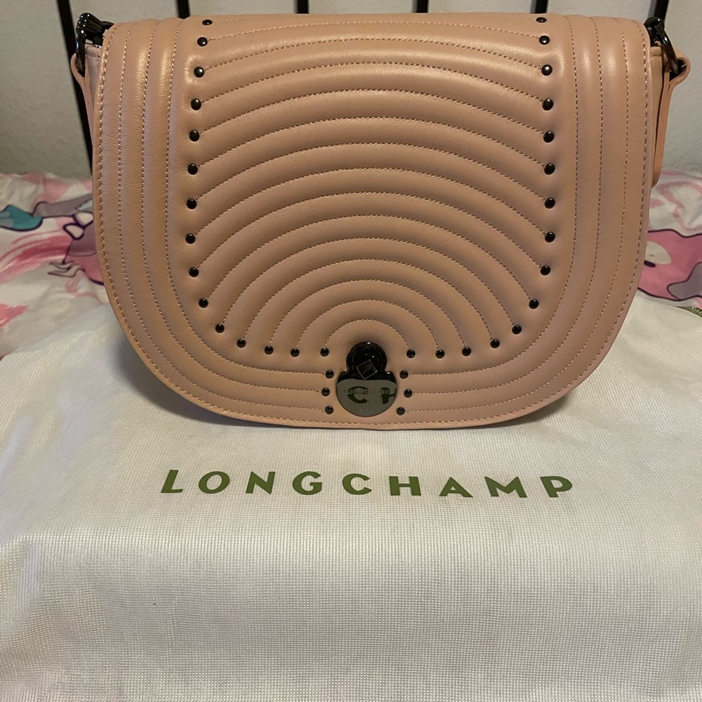 Longchamp Calvacade
Medium Blush Quilted Crossbody Bag